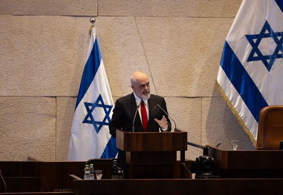 Arnavutluk Başbakanı Safını Belli Etti: Hamas ile Nazileri Bir Tuttu