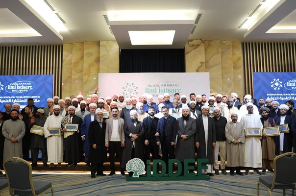 İDDEF'ten Uluslararası Eğitim Vizyonu: 30 Ülkeden İslam Âlimleri İstanbul'da Buluştu