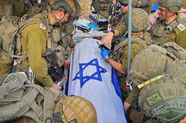 Gazze'de Son Siyonist Esirin Cenazesi Bulundu