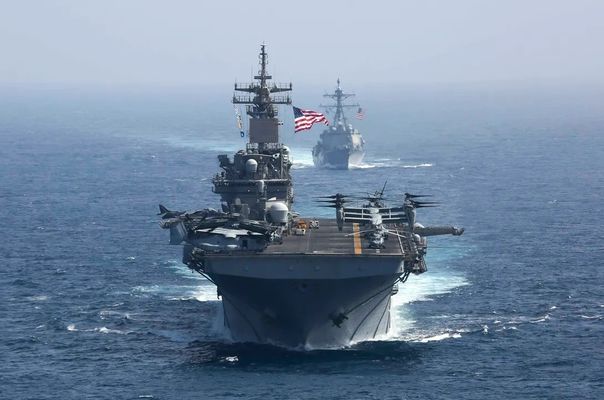 Trump: Devasa Bir Donanma İran'a Doğru İlerliyor!