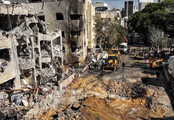 İsrail’in İran Stratejisi Çöktü: Kükreyen Aslan Değil Miyavlayan Kedi