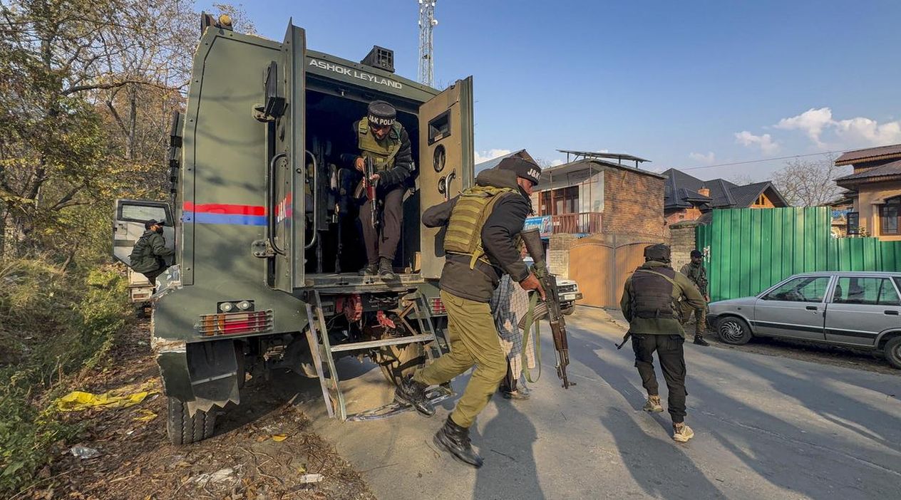 Delhi Patlaması Sonrası Hindistan'dan Keşmir'de Cemaat-i İslami’ye Büyük Baskın Dalgası