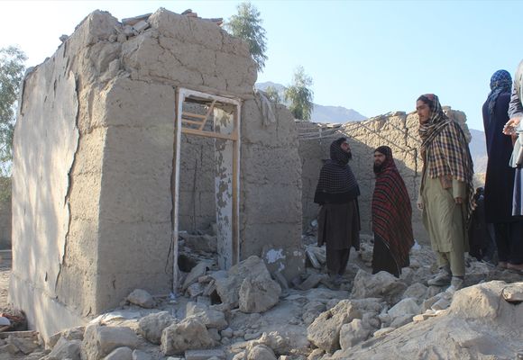 Pakistan'ın Afganistan'a Hava Operasyonunda Sivil Kayıplar: "Ölçülü Yanıt Vereceğiz"