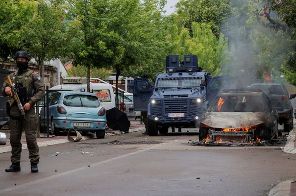 Kosova’da Tansiyon Yeniden Yükseldi: Sırp Ordusuna ‘Hazır Ol’ Emri !