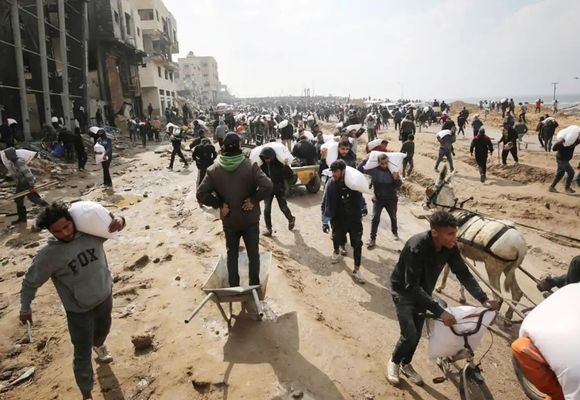 Soykırımcı İsrail’in Gazze’deki Kanlı Oyunu: Yardım Noktalarında Katliam Yapıyor!